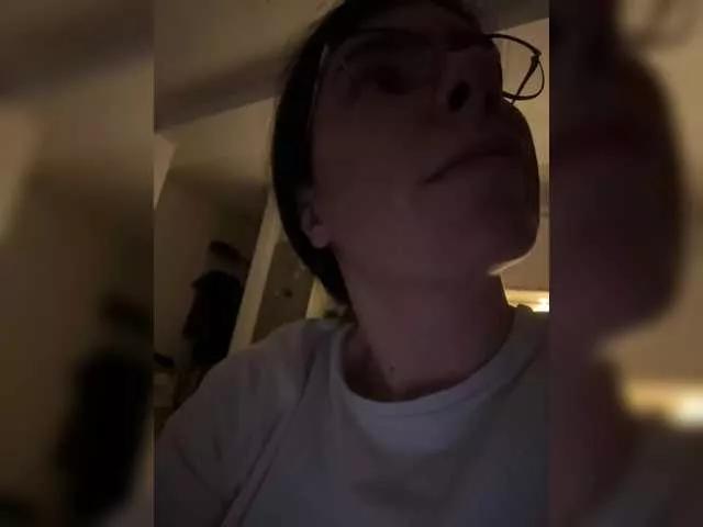 Elinor21 on BongaCams 