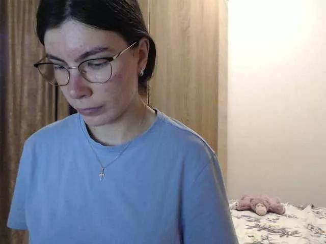 Elinor21 on BongaCams 