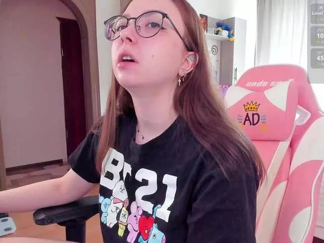 EliseJay on BongaCams 