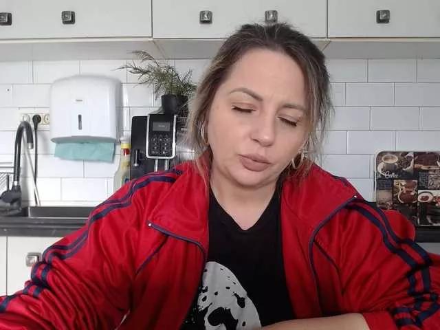 EllaSwan on BongaCams 
