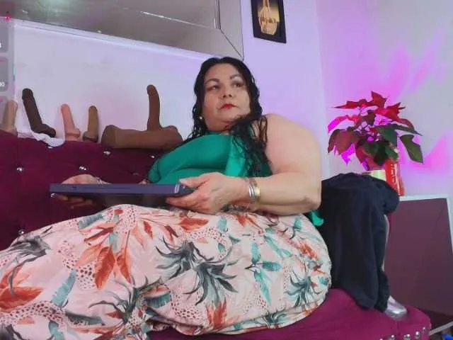 EllenaBoobs — decorating a little for Christmas, can you join me? #mature #bigboobs #squirt #curvy #fuckmachine