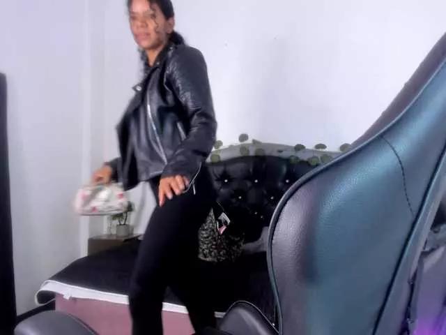 Ellie-Alves on BongaCams 