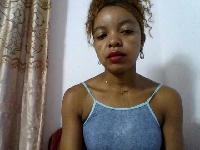 ELODIE12 on BongaCams 