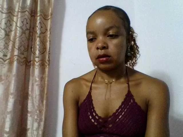 ELODIE12 on BongaCams 