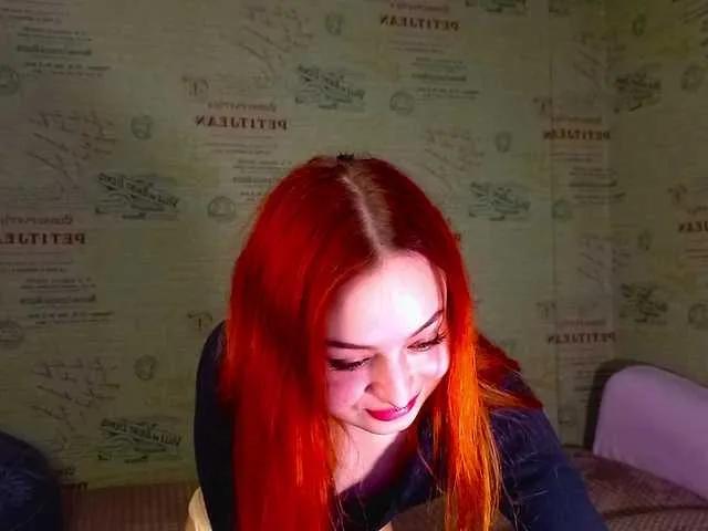 Watch naked camwhore Emiless emiless from BongaCams