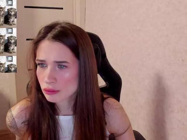 Emilia-Reeddd on BongaCams 