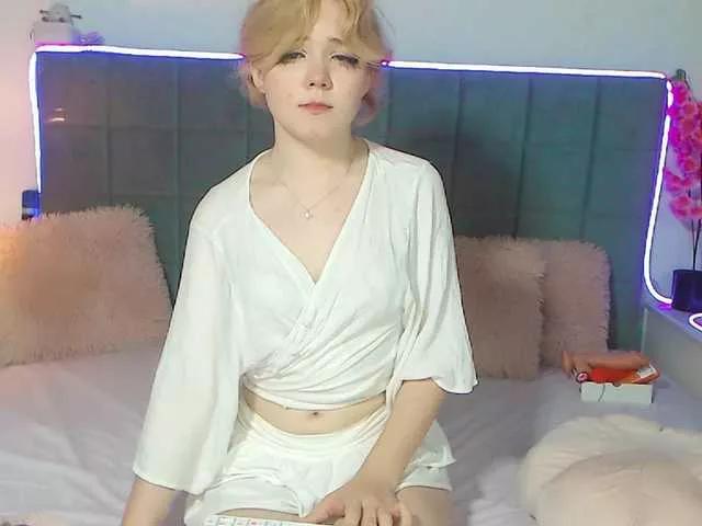 EmilyAngels on BongaCams