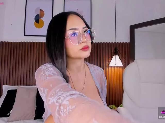 Emma-white on BongaCams 