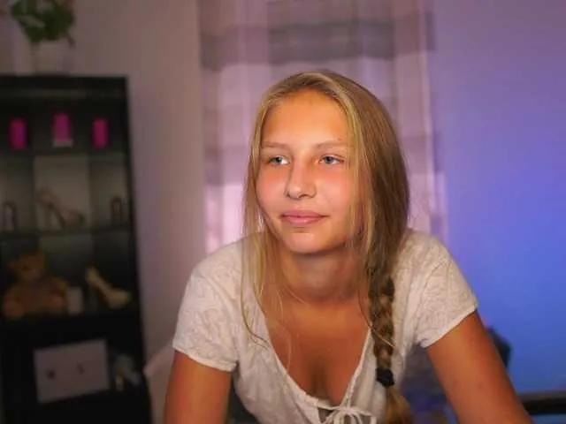 Offline emmiemurray on BongaCams