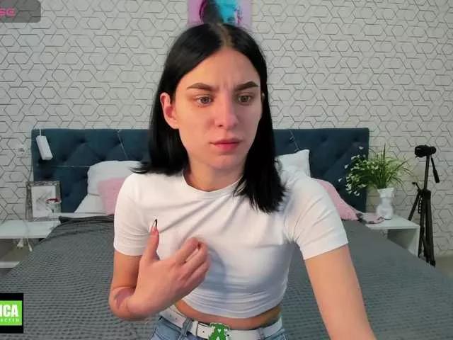 emy-angel1 on BongaCams 