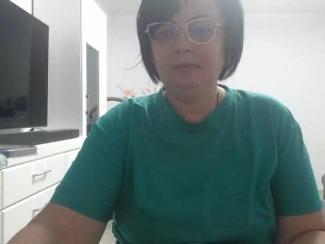 Emyllywhite on BongaCams 