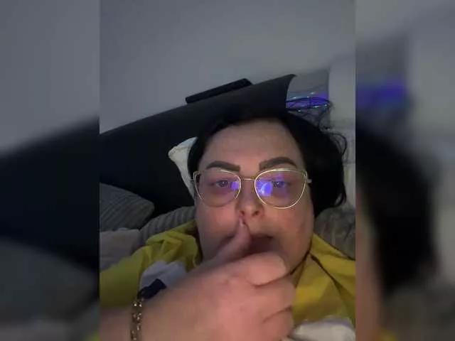 Emyllywhite on BongaCams 