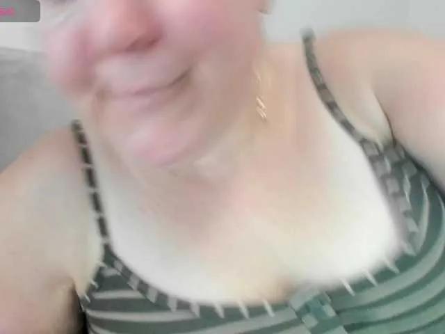 Cute Evajolie wants you to fuck her body now Evajolie from BongaCams