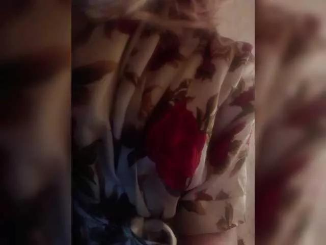 Offline EveHugs on BongaCams