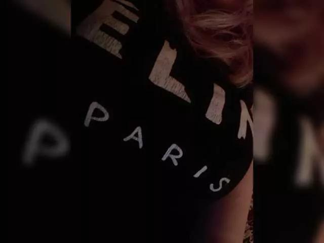 Offline EveHugs on BongaCams