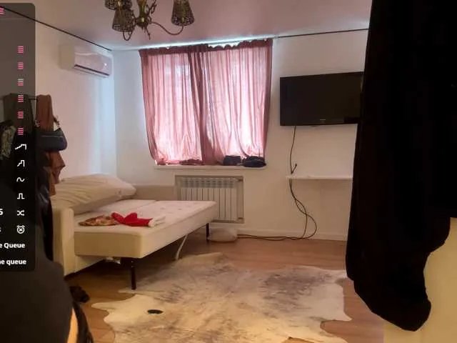 EvonneHeally — Eye contact  @sofar @remain @total