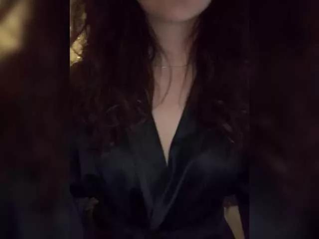 FeeBee on BongaCams 