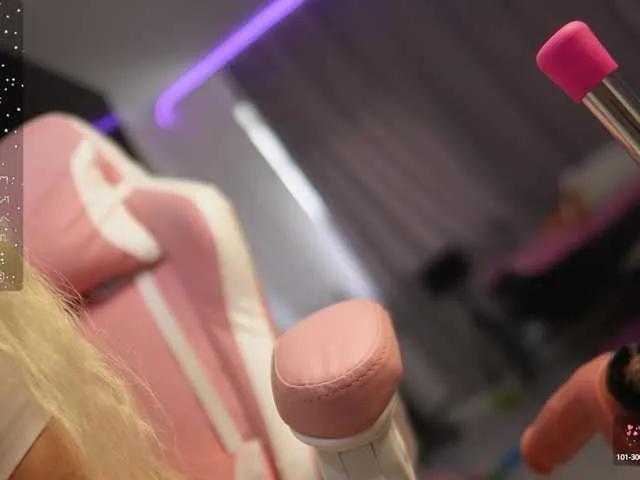 fluffiebaby on BongaCams