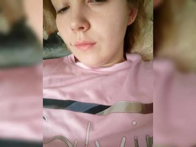 FoxyLoVe25 from BongaCams