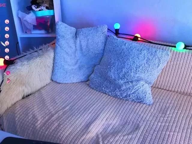 FrankieFoxie on BongaCams 