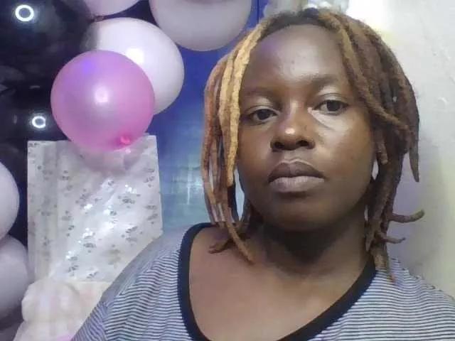 freakcurvy8 on BongaCams 