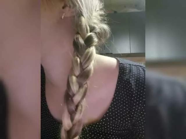 Girlskarinaaaa on BongaCams 
