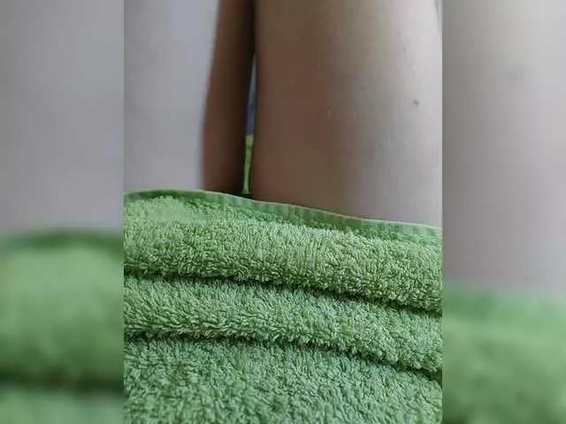 Girlskarinaaaa on BongaCams 