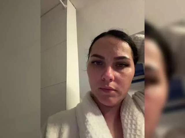 Hanny-ynnaH on BongaCams 