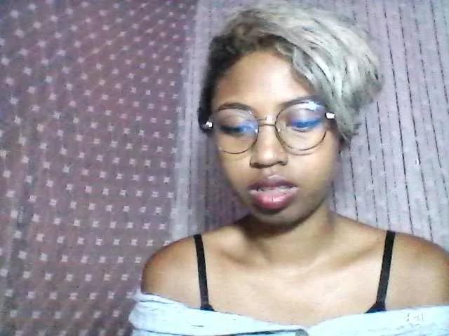 hatily2 on BongaCams 