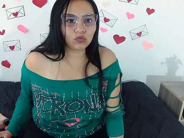 Hot4mommy on BongaCams 