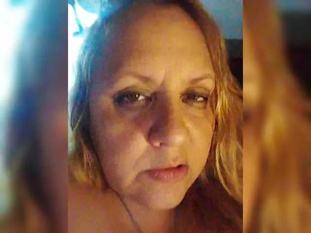 HOTBABYSUCKS1 on BongaCams 