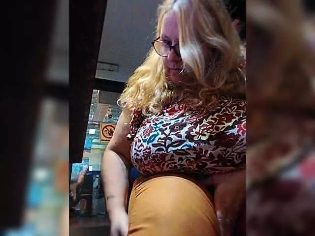 HOTBABYSUCKS1 on BongaCams 