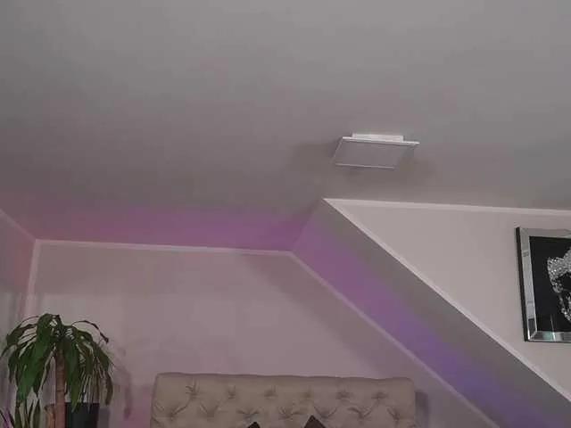 Masturbate to 37 years old Hotmilfbitch from BongaCams Hotmilfbitch from BongaCams