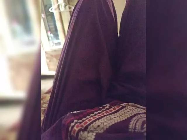 IqraQueen on BongaCams 