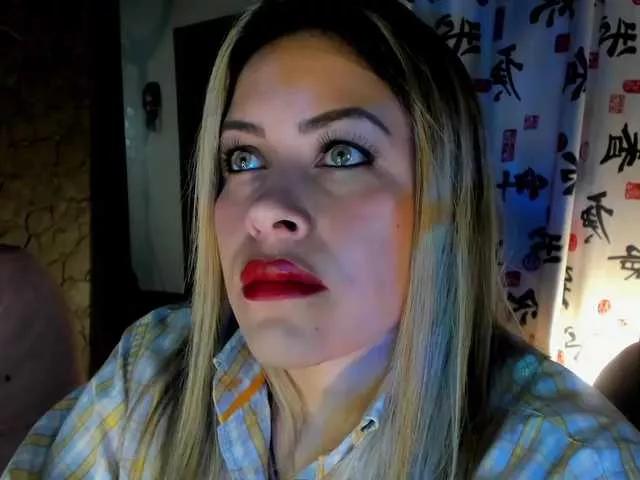 Ivypoison10 on BongaCams 