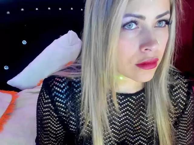 Ivypoison10 on BongaCams 