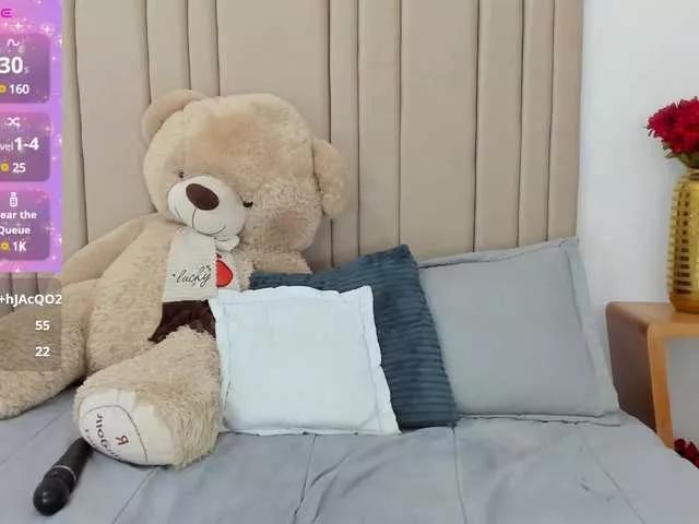 Offline izadii on BongaCams