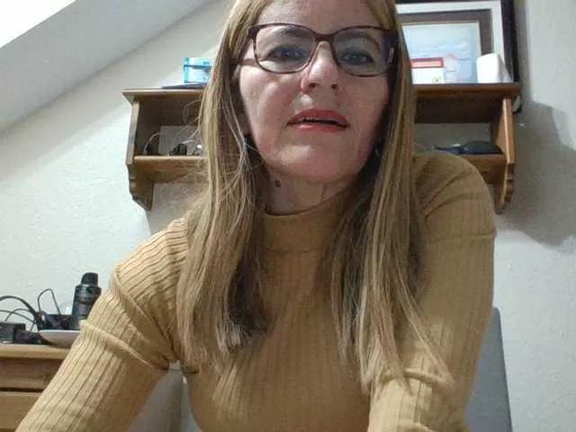 JuanitaWouti on BongaCams 