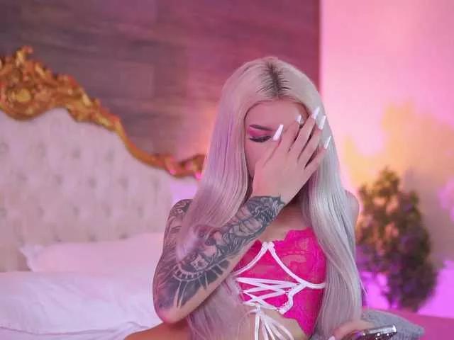 JuicyJessye on BongaCams 