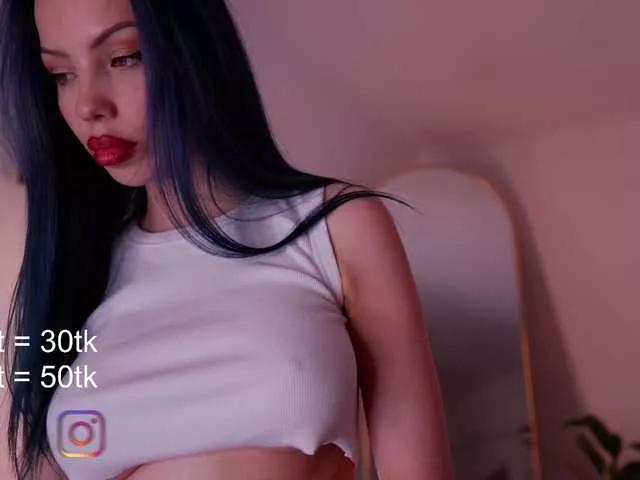Offline juli-jam on BongaCams