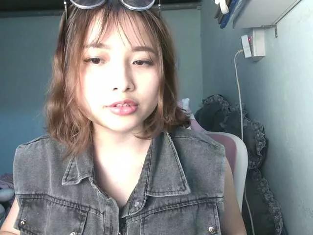 Offline Julia98 on BongaCams