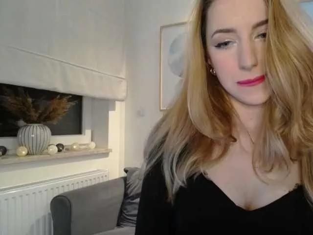 JulietteGlow on BongaCams 