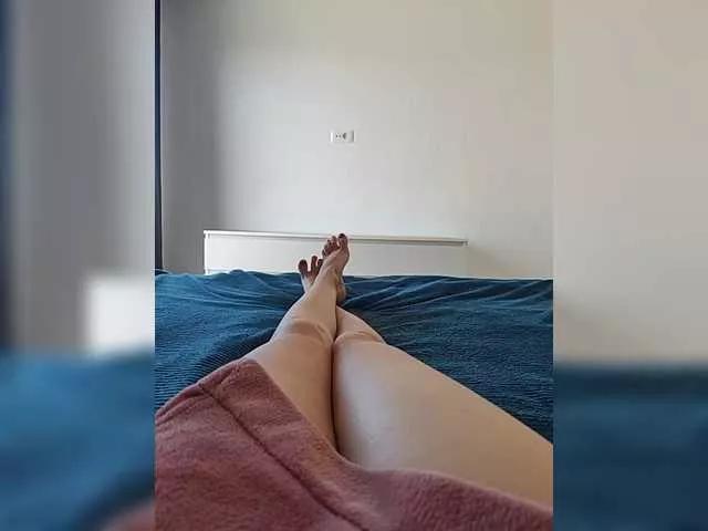 Julli21 on BongaCams 