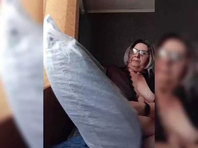 Karinagolda on BongaCams 