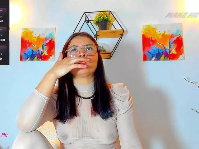 Karlaliones on BongaCams 