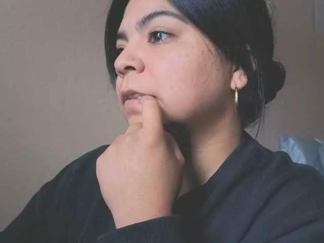 Kimmiakiss22 on BongaCams 