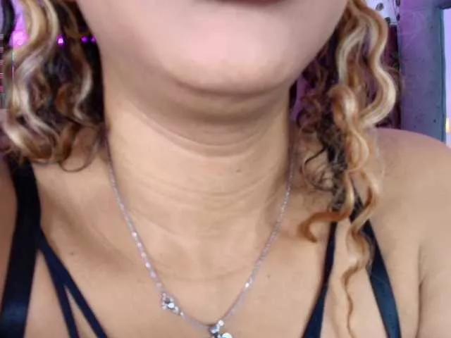 KimmySwettie on BongaCams 