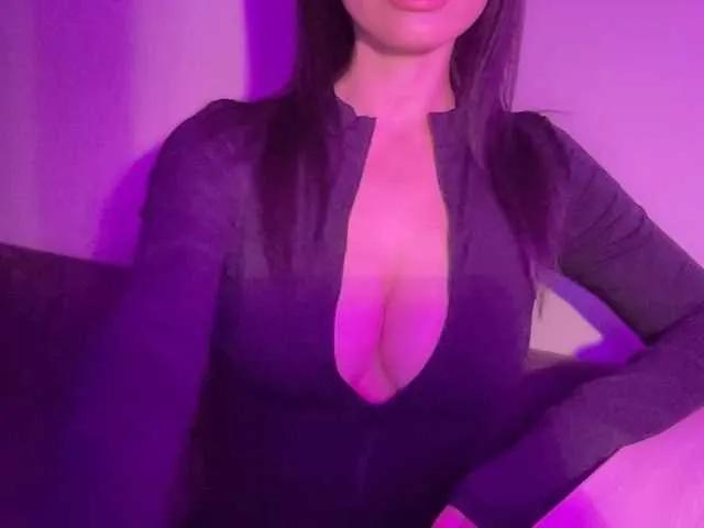 Cute KinaGlow wants you to fuck her body now KinaGlow from BongaCams