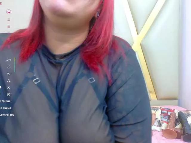 kinkyhousewifee on BongaCams 