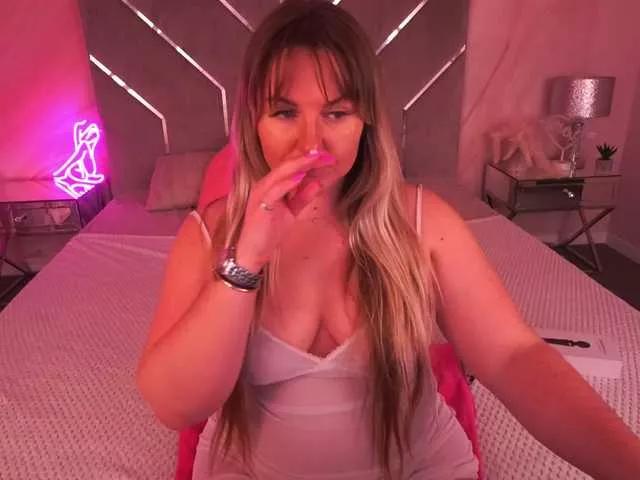 KiraCandyS on BongaCams 